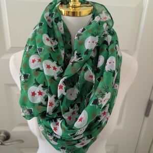 D&Y Infinity Scarf Green Snowman Print Lightweight